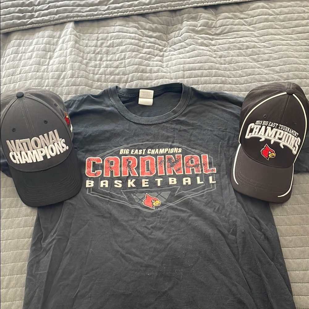 LOUISVILLE CARDINALS Mens Basketball 2013 Champions Bundle (2 hats + Shirt)